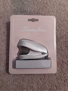 Tot Mini Stapler in White and Silver